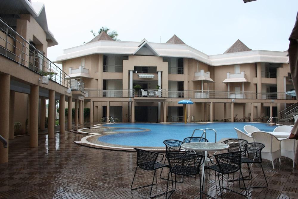 Royal Orchid Central Kireeti Hampi, Hospet Zewnętrze zdjęcie