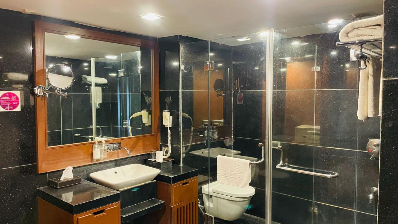 Royal Orchid Central Kireeti Hampi, Hospet Zewnętrze zdjęcie