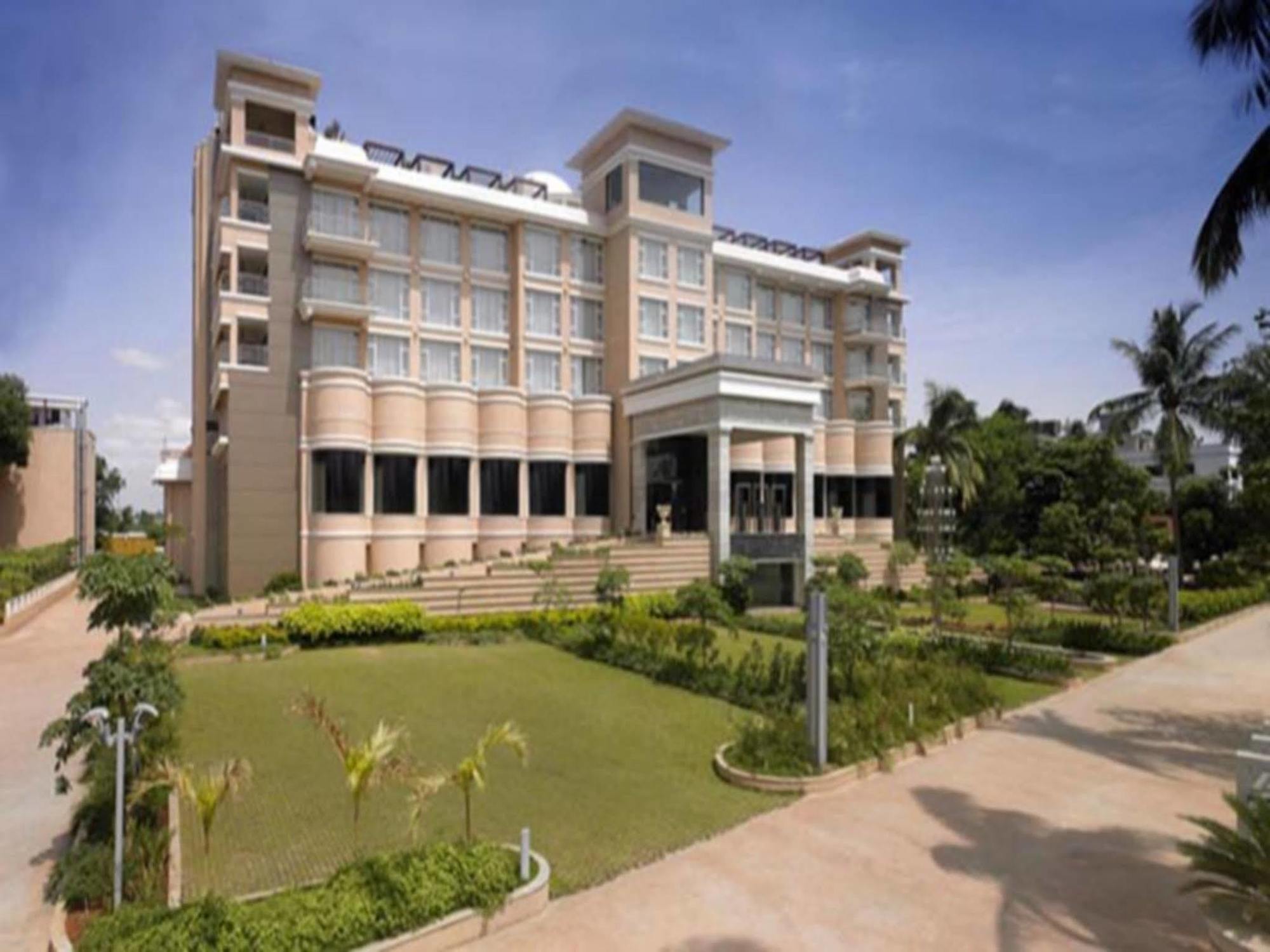 Royal Orchid Central Kireeti Hampi, Hospet Zewnętrze zdjęcie