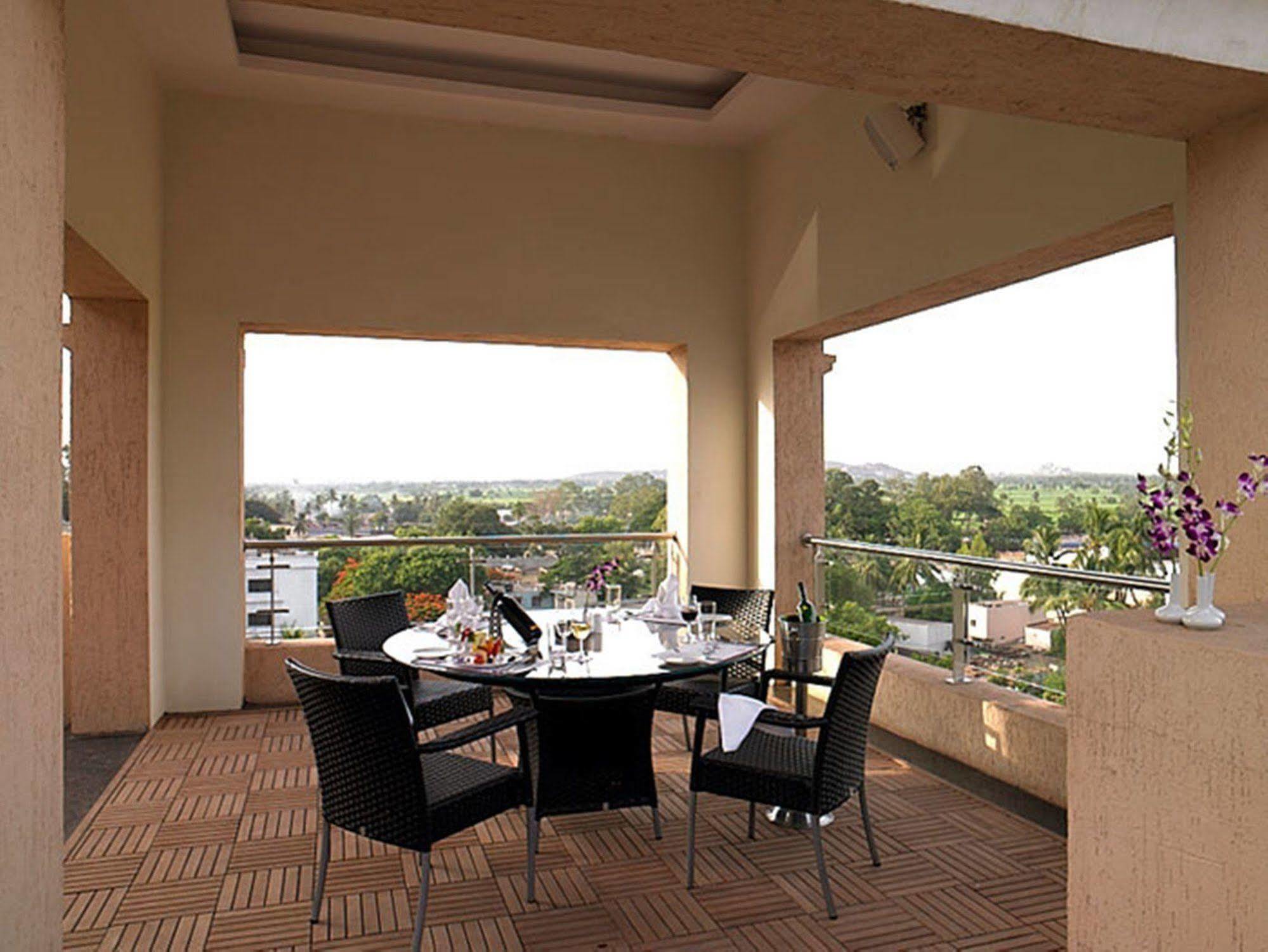 Royal Orchid Central Kireeti Hampi, Hospet Zewnętrze zdjęcie