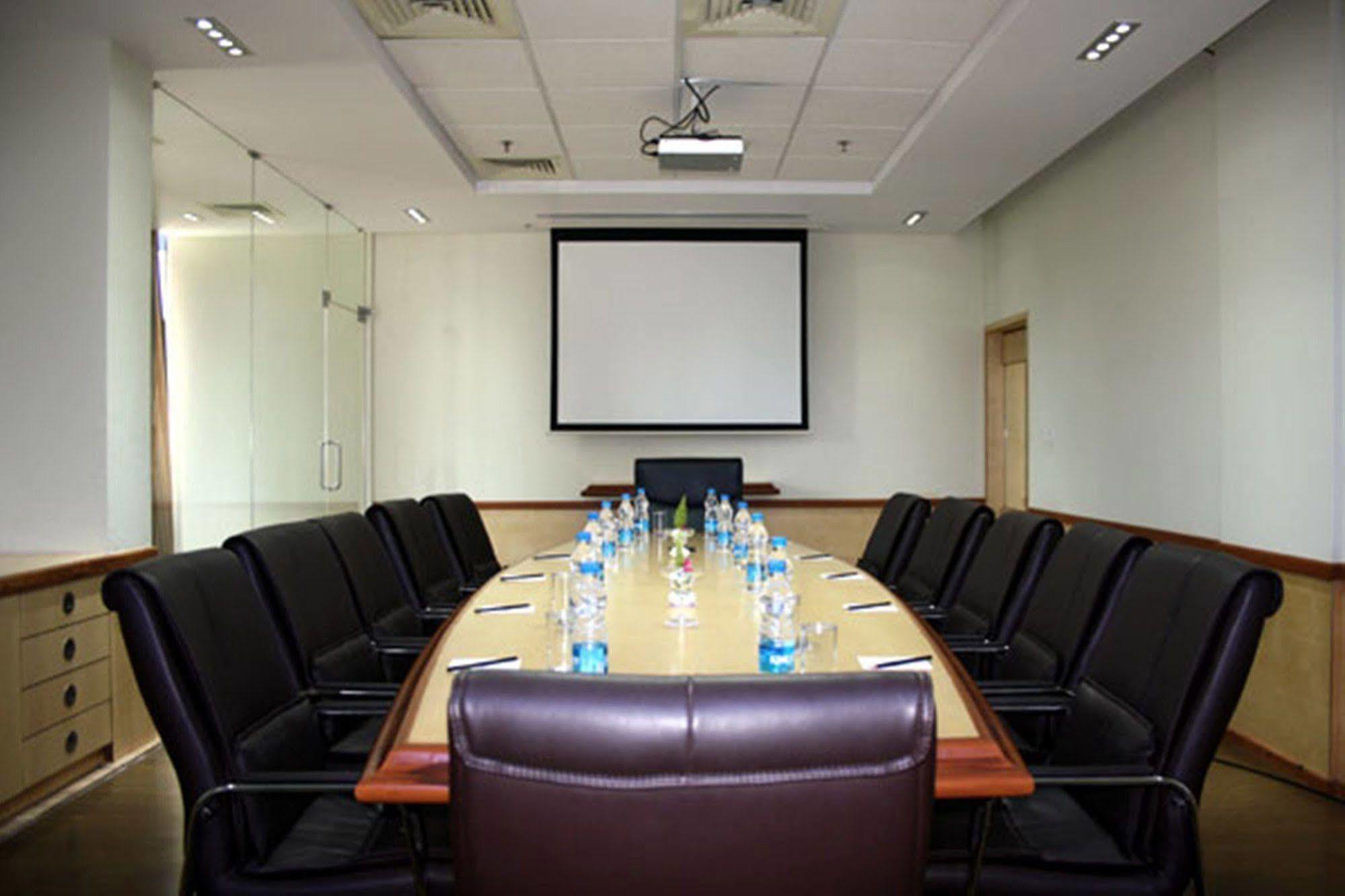 Royal Orchid Central Kireeti Hampi, Hospet Zewnętrze zdjęcie