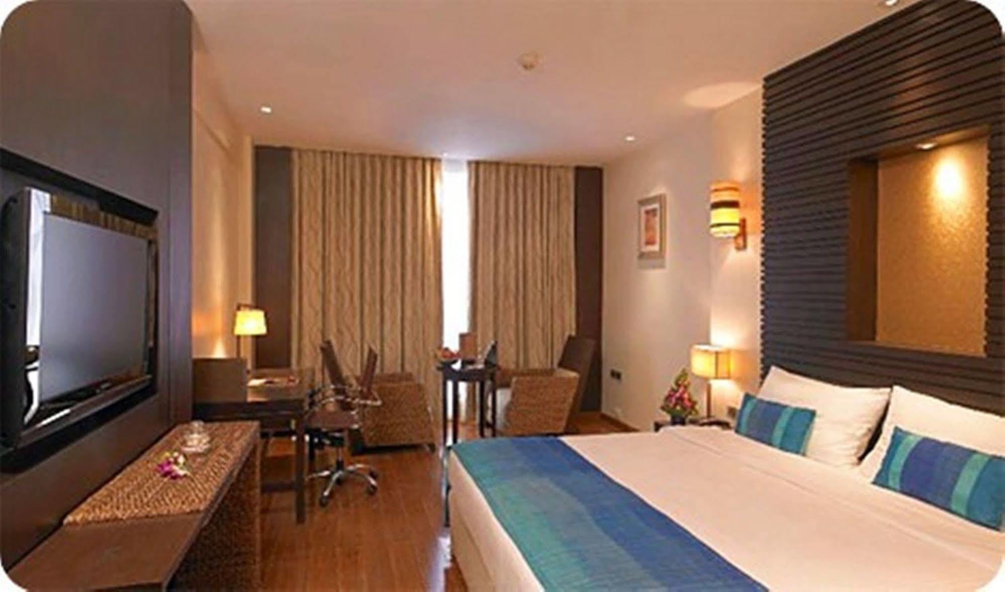 Royal Orchid Central Kireeti Hampi, Hospet Zewnętrze zdjęcie
